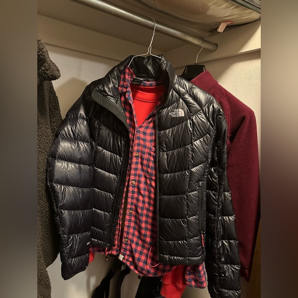 The North Face Puffer Jacket Black XS EUC LIKE NEW - Picture 2 of 6